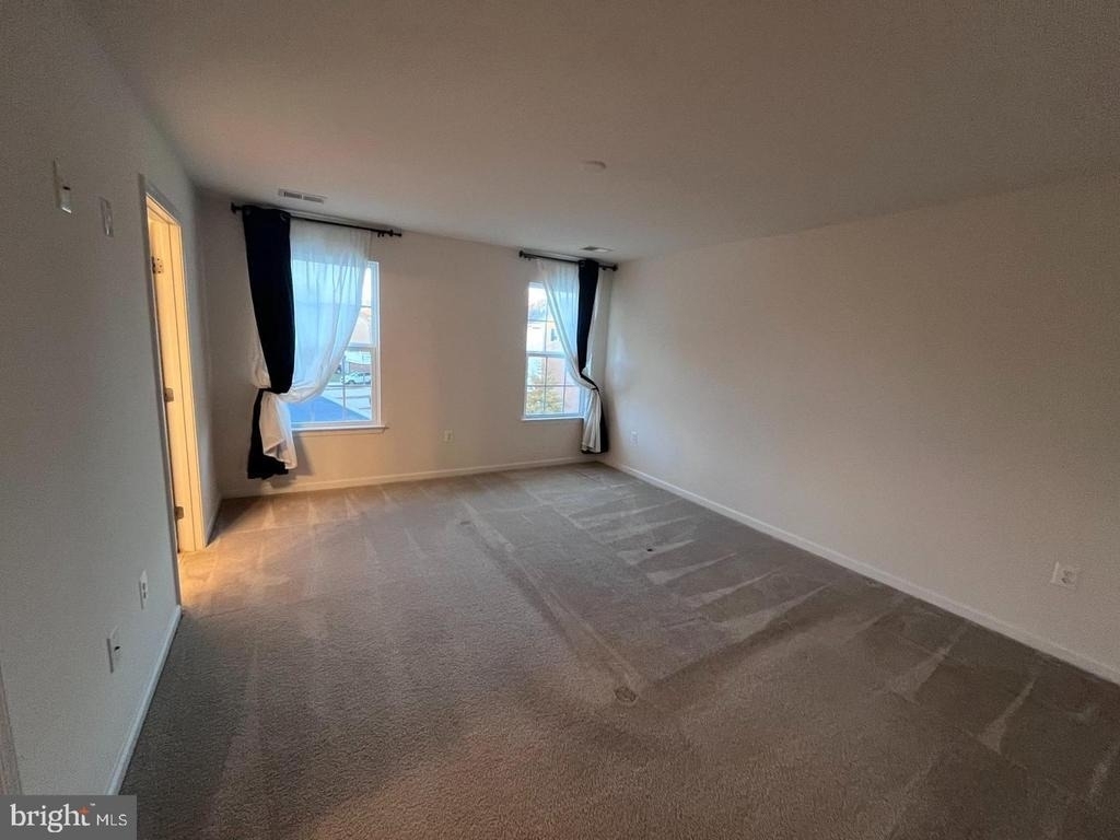1118 Oakwood Street - Photo 8