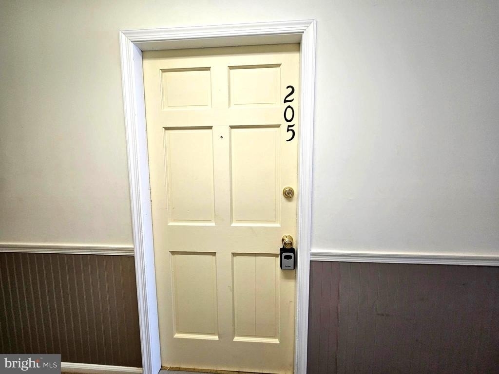 125 Williams Street E - Photo 1