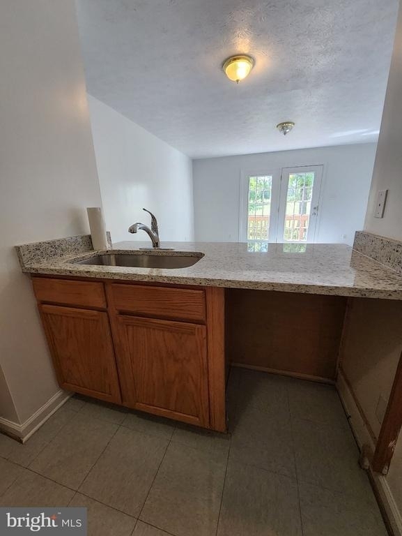 649 Spencer Street E - Photo 4