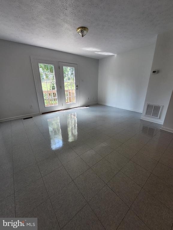 649 Spencer Street E - Photo 6