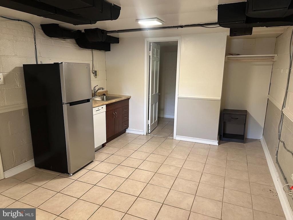 3007 9th Street N - Photo 2