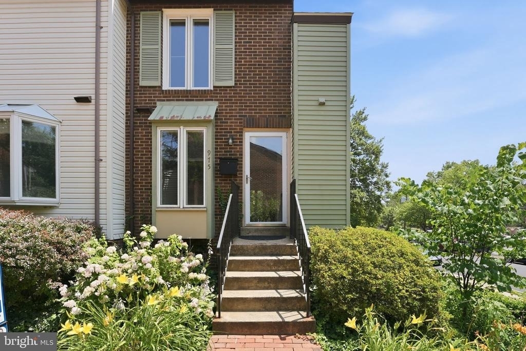975 S Taylor Street - Photo 0