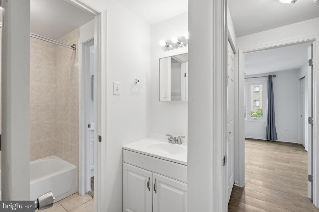 975 S Taylor Street - Photo 18