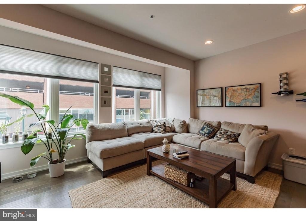 1701 South Street - Photo 2