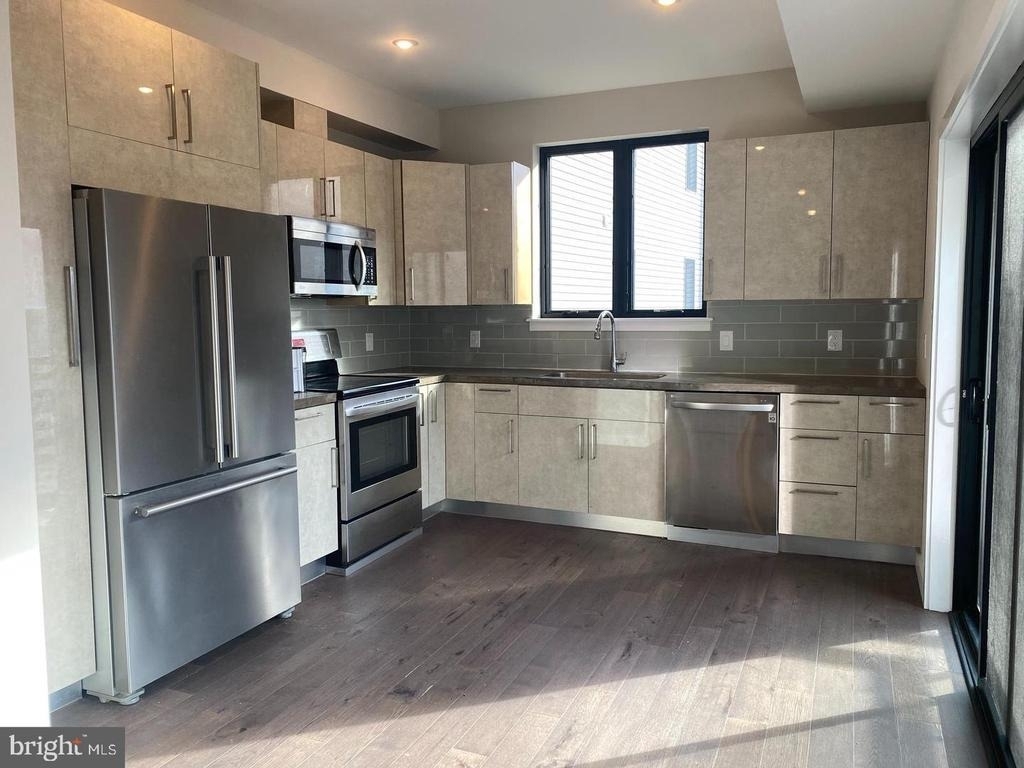 938 New Market Street - Photo 1