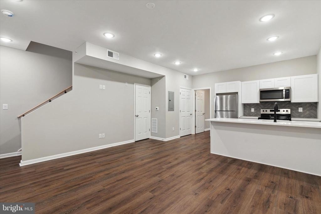 1230 N Marshall Street - Photo 8