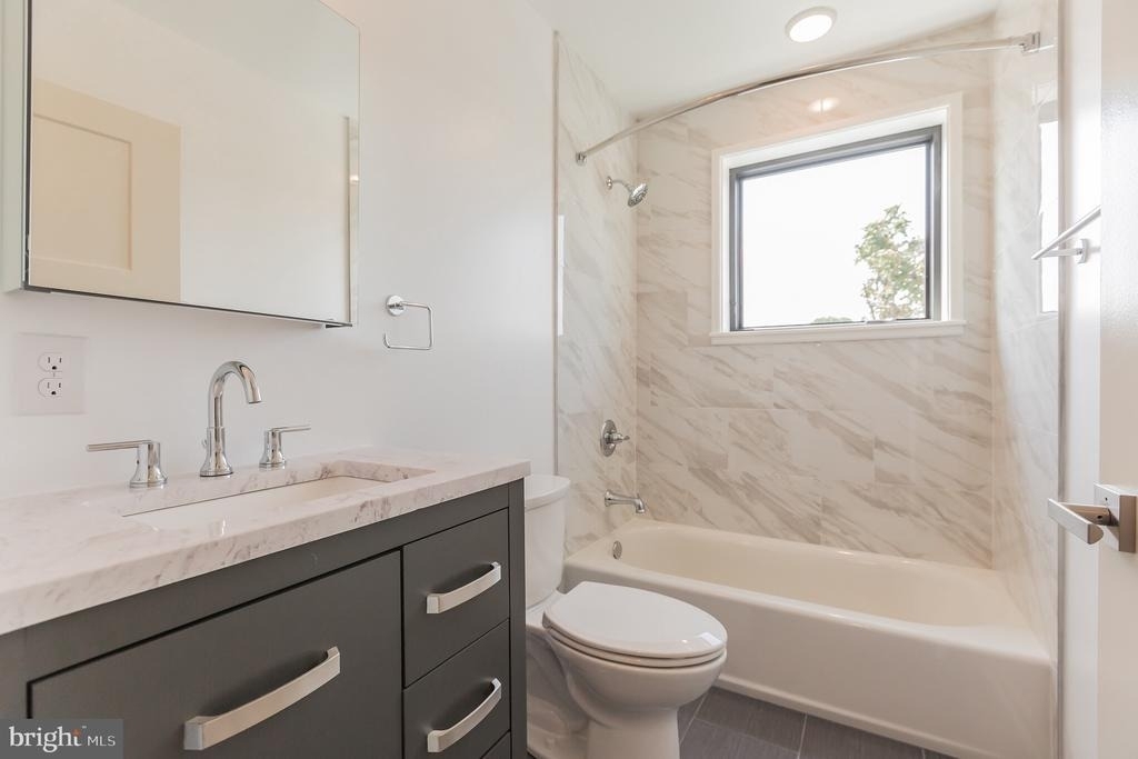 6778 Ridge Avenue - Photo 7