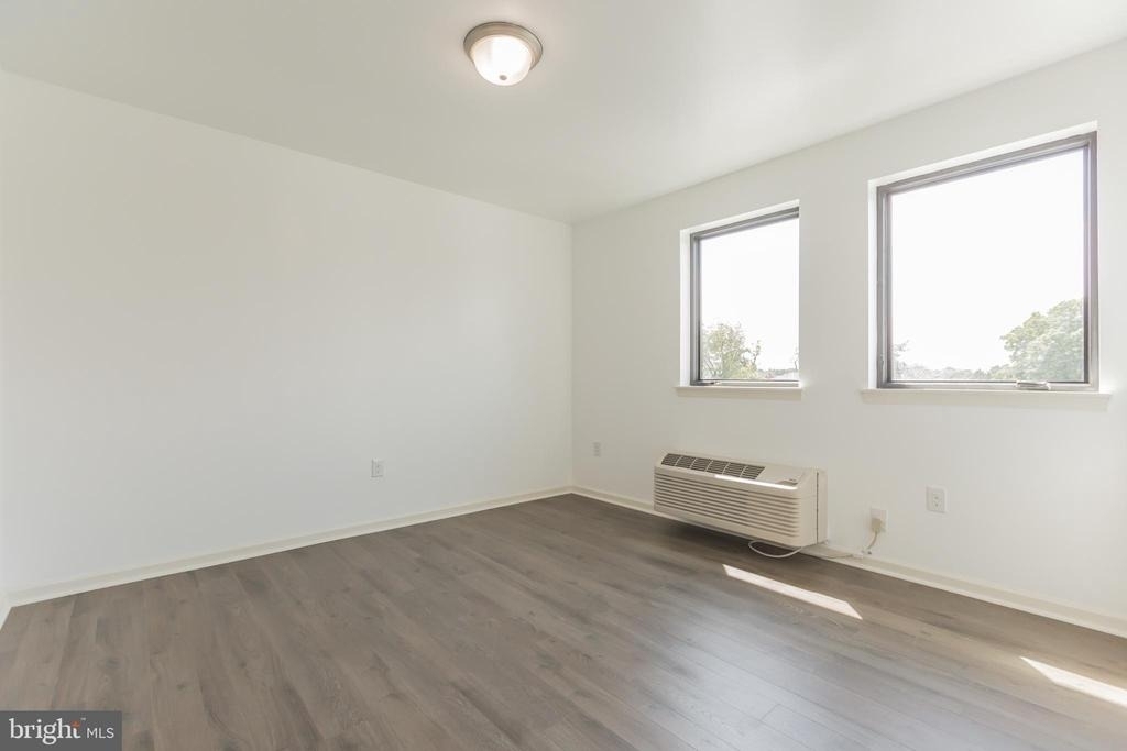 6778 Ridge Avenue - Photo 4