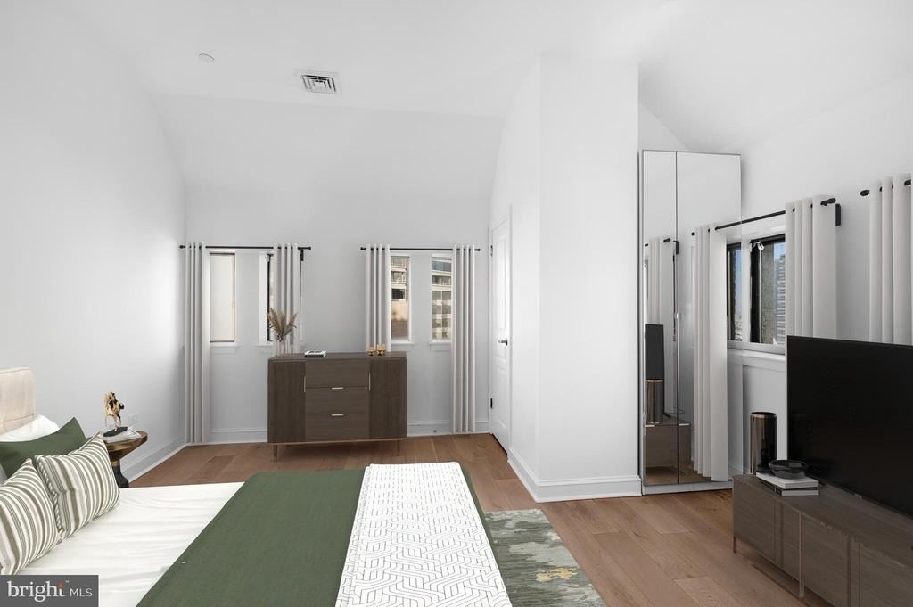 222 W Rittenhouse Square - Photo 3