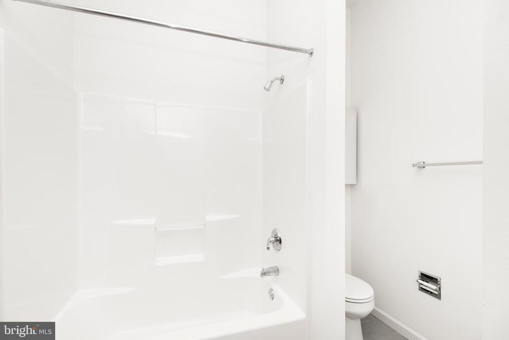 1825 Spruce Street - Photo 3