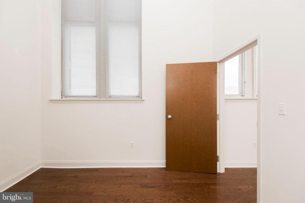 1825 Spruce Street - Photo 2