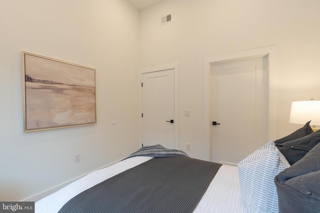 1421 E Columbia Avenue - Photo 32