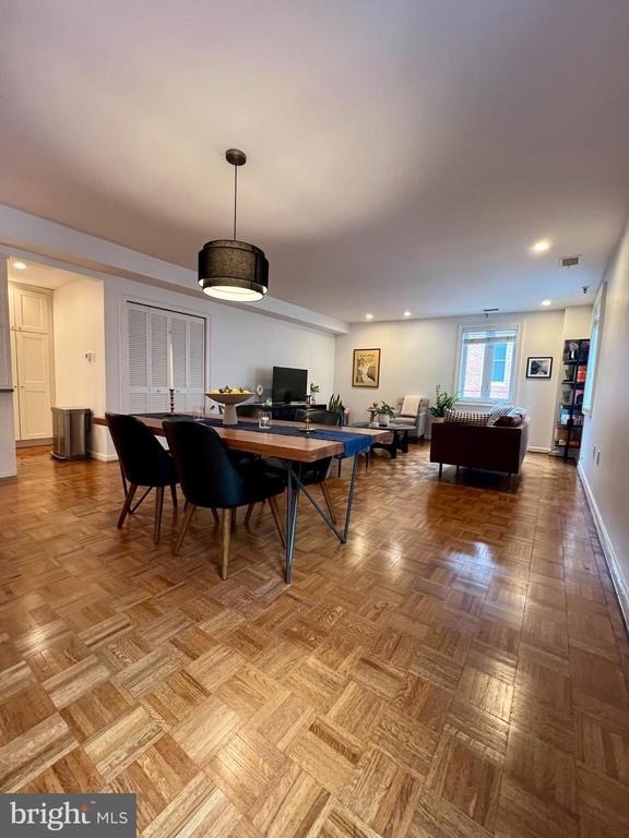 136 N Bread Street - Photo 2