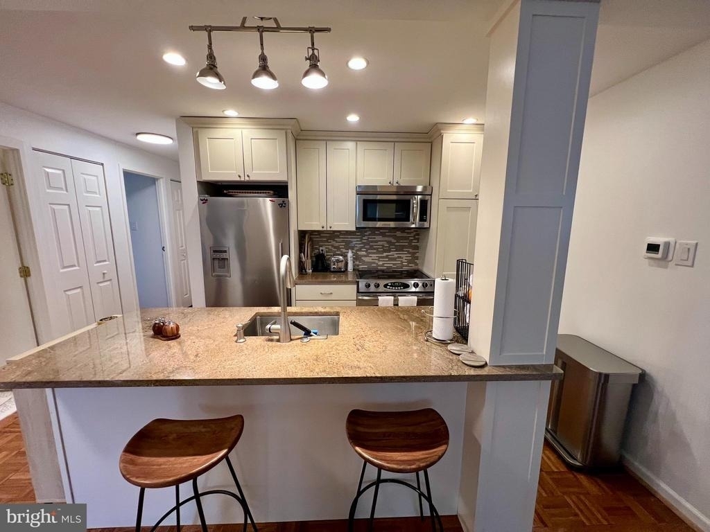 136 N Bread Street - Photo 4