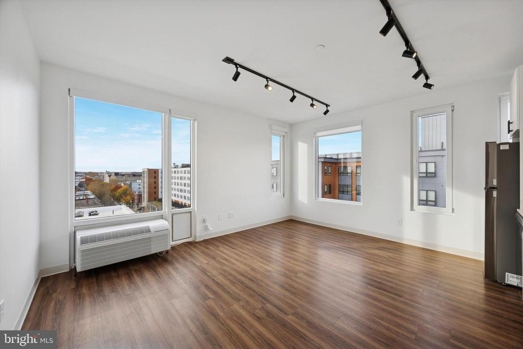 4240 Chestnut Street - Photo 3