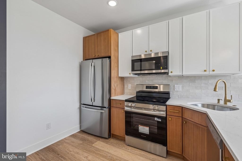4820 Chester Avenue - Photo 0
