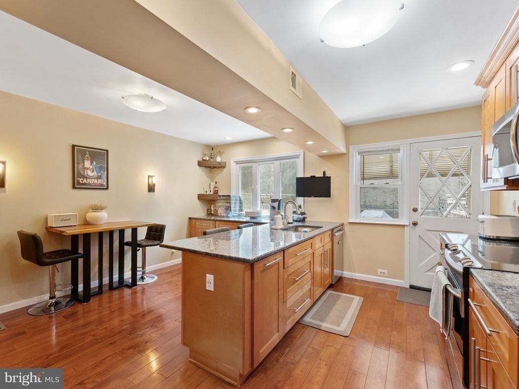 5969 Jannette Street - Photo 10