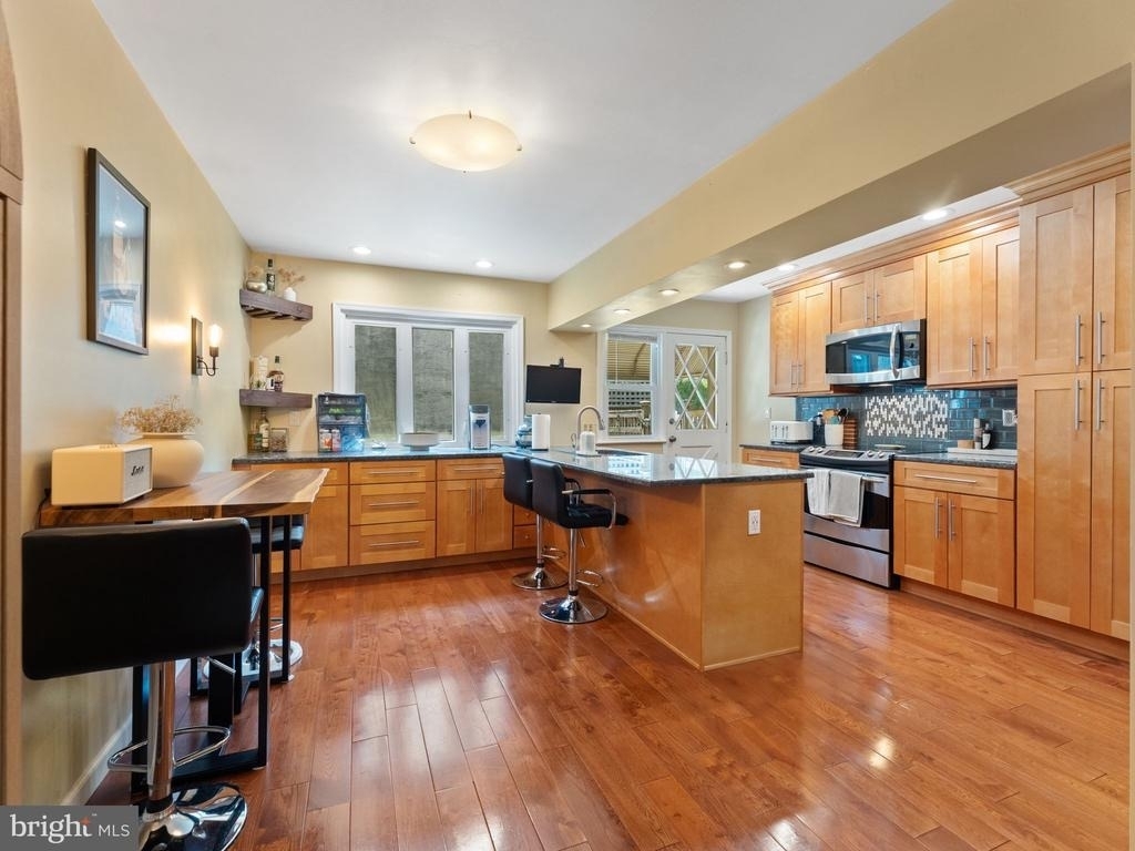 5969 Jannette Street - Photo 6