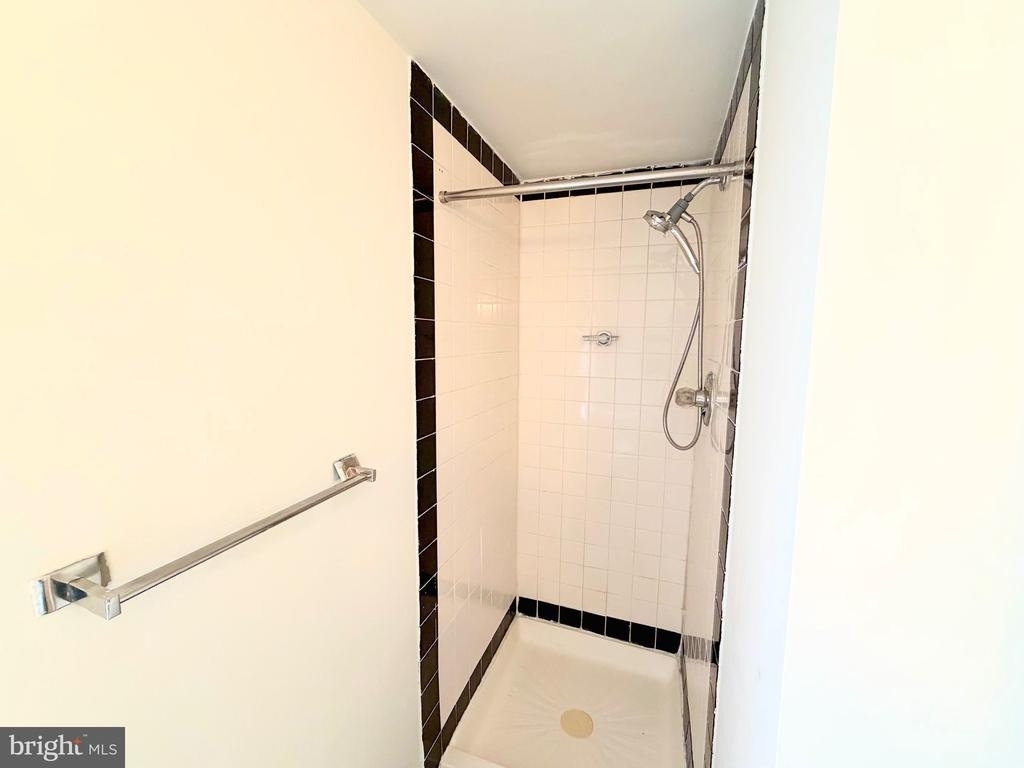 1209 Locust Street - Photo 8