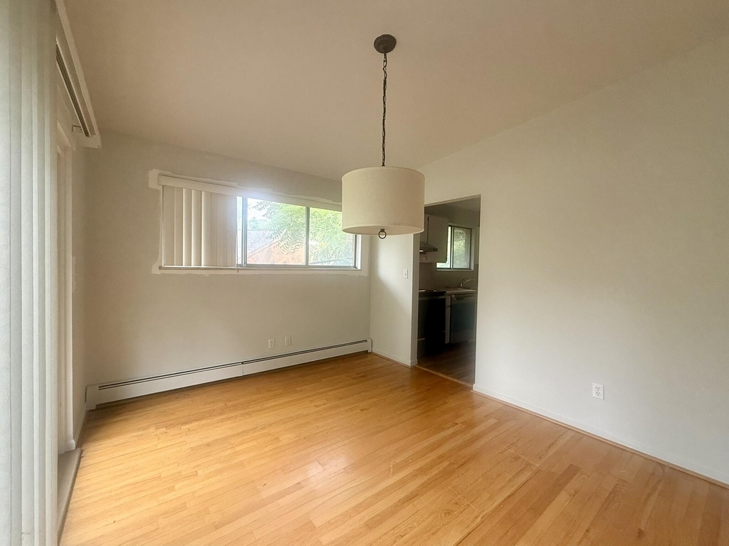 412 S Revena Boulevard - Photo 2