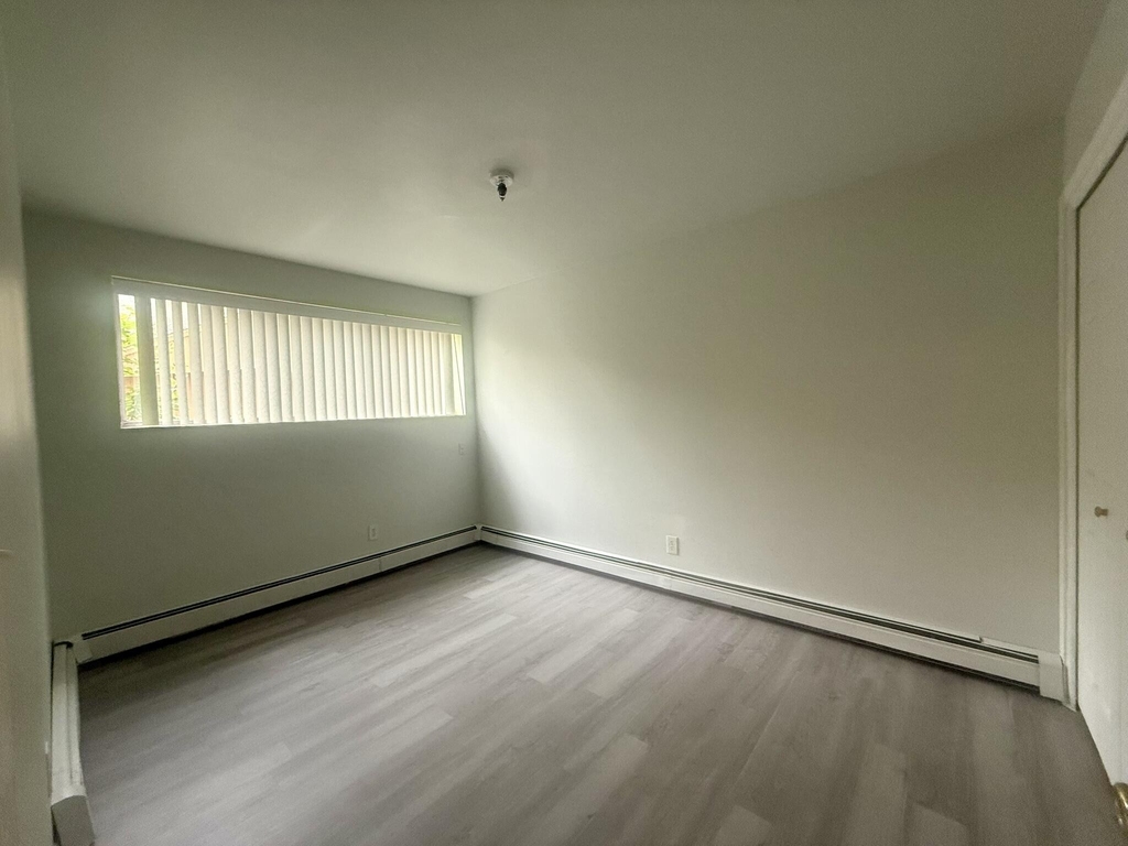 410 S Revena Boulevard - Photo 7