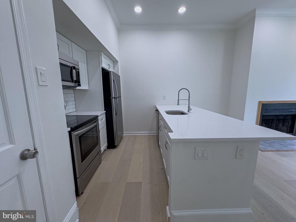 1703 Green Street - Photo 9