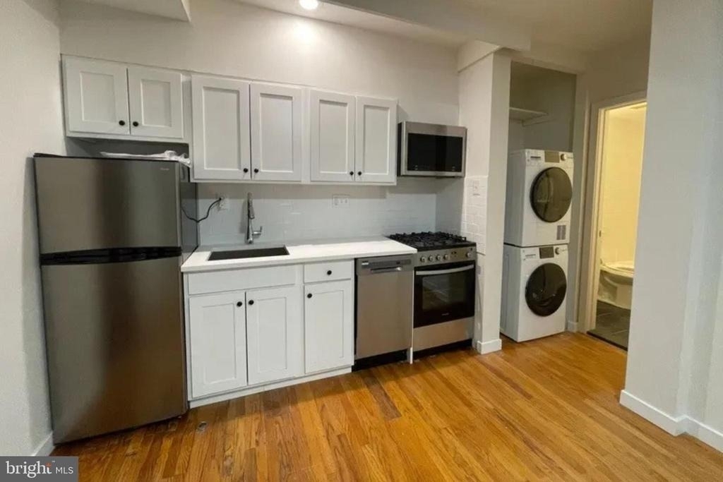 319 S 10th Street - Photo 2