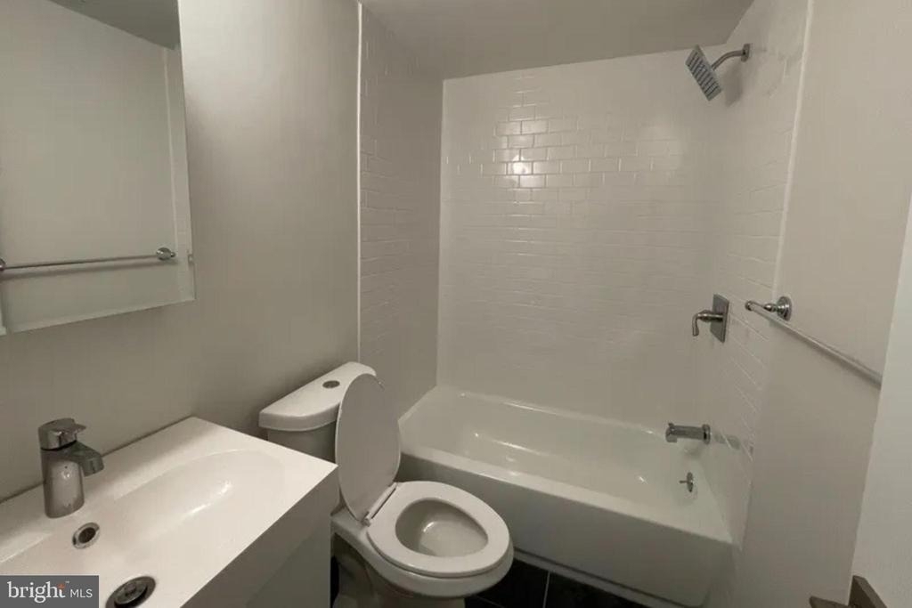 319 S 10th Street - Photo 3