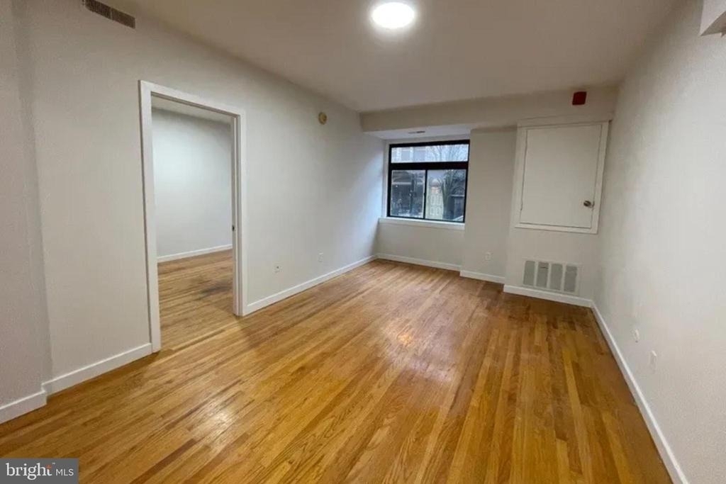 319 S 10th Street - Photo 5