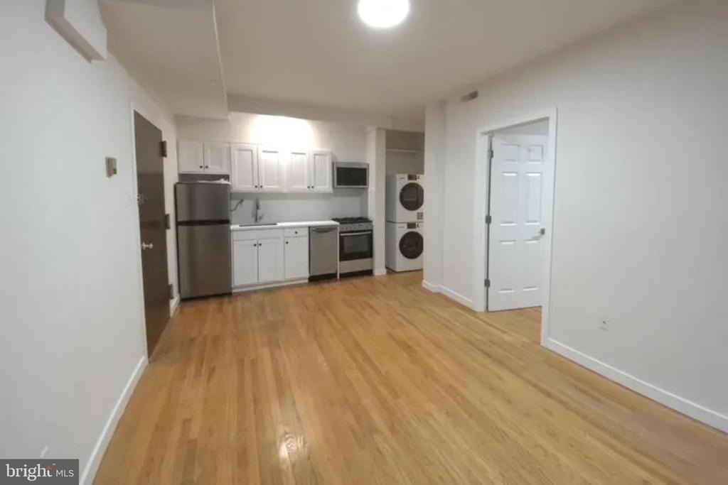 319 S 10th Street - Photo 0