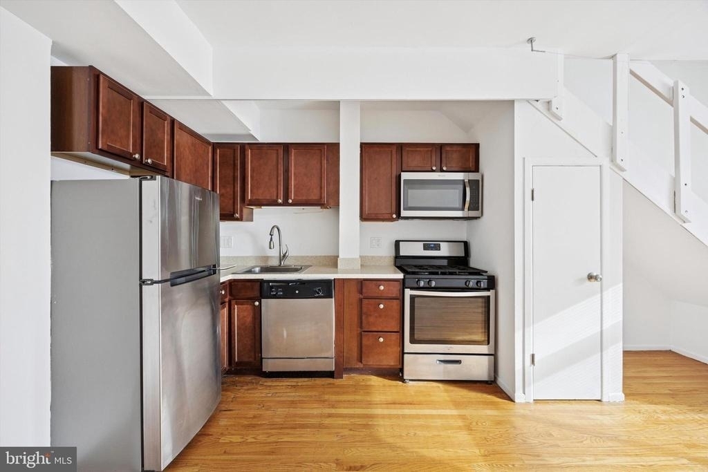 319 S 10th Street - Photo 5