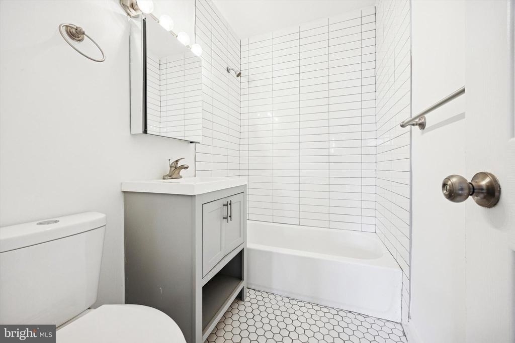 319 S 10th Street - Photo 8
