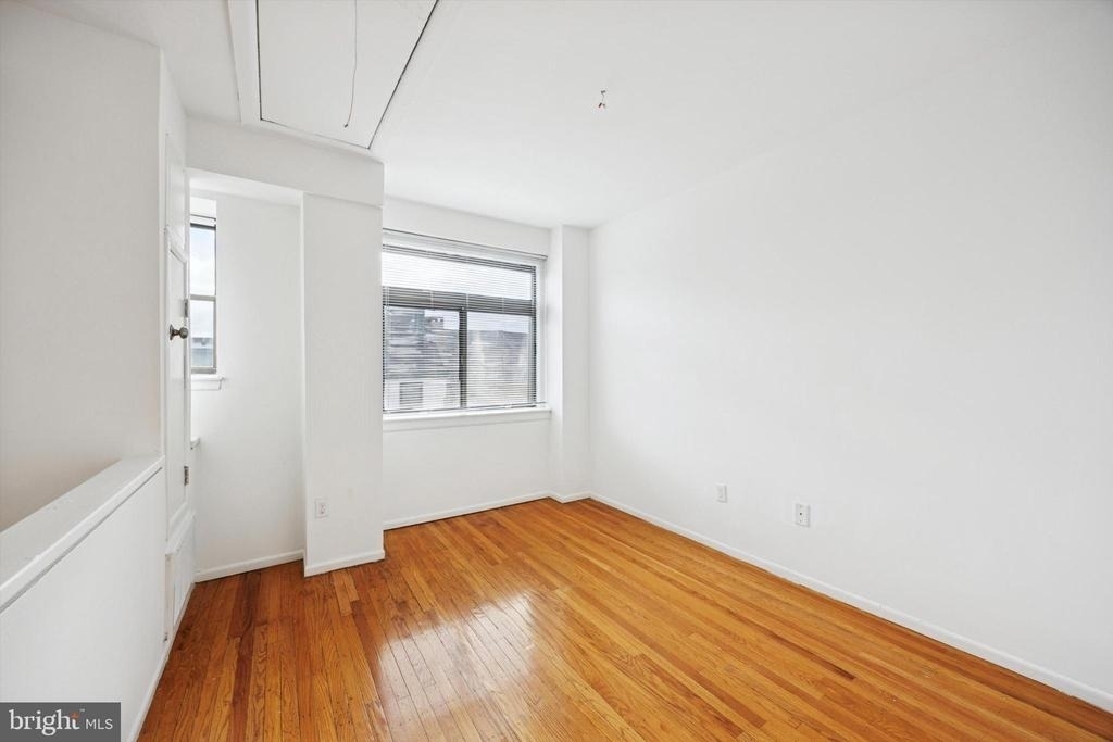 319 S 10th Street - Photo 10