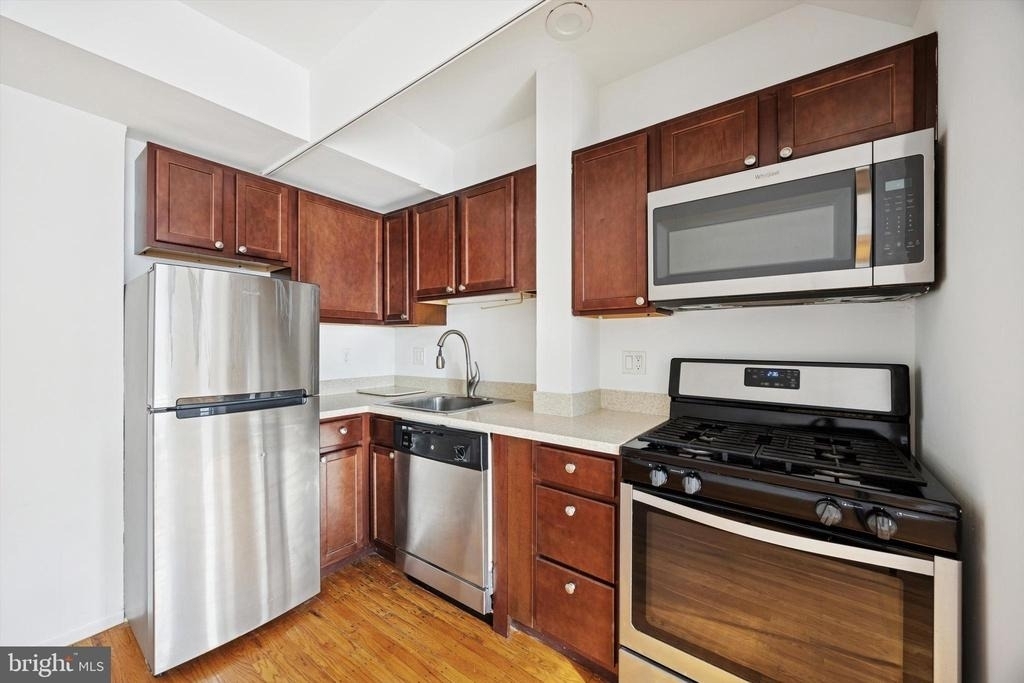 319 S 10th Street - Photo 6