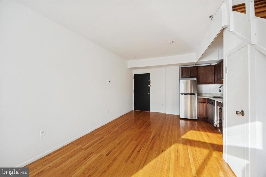 319 S 10th Street - Photo 3