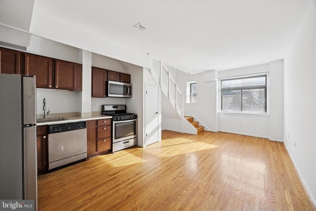 319 S 10th Street - Photo 0