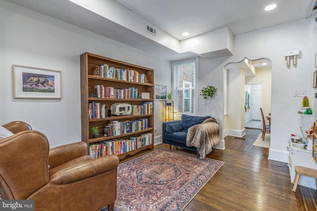 3183 E Thompson Street - Photo 5