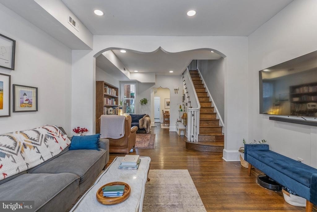 3183 E Thompson Street - Photo 3