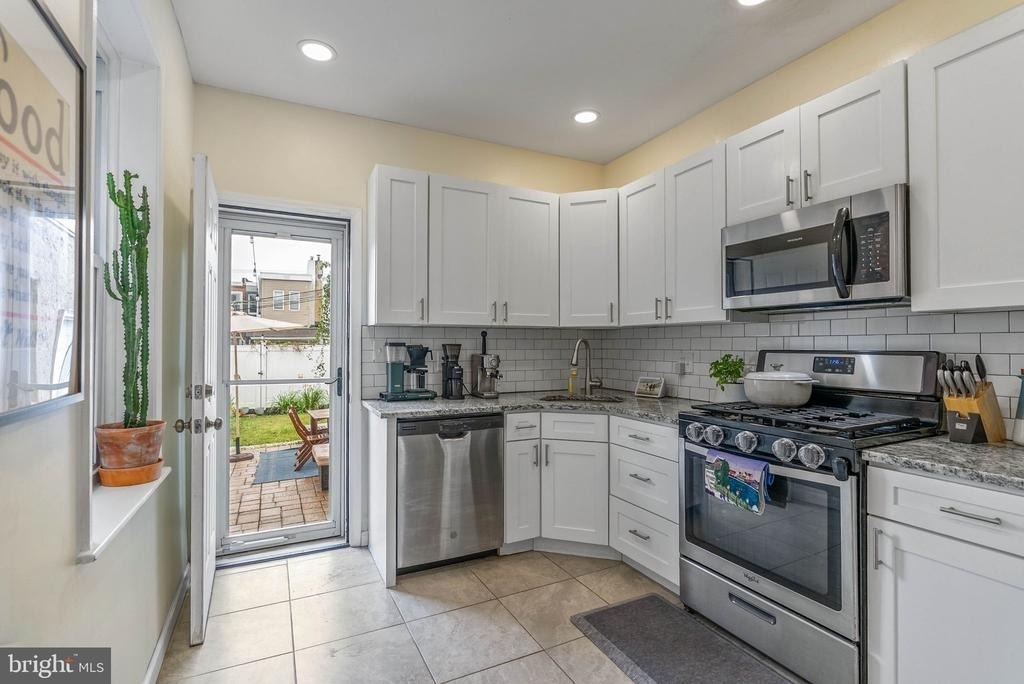 3183 E Thompson Street - Photo 8