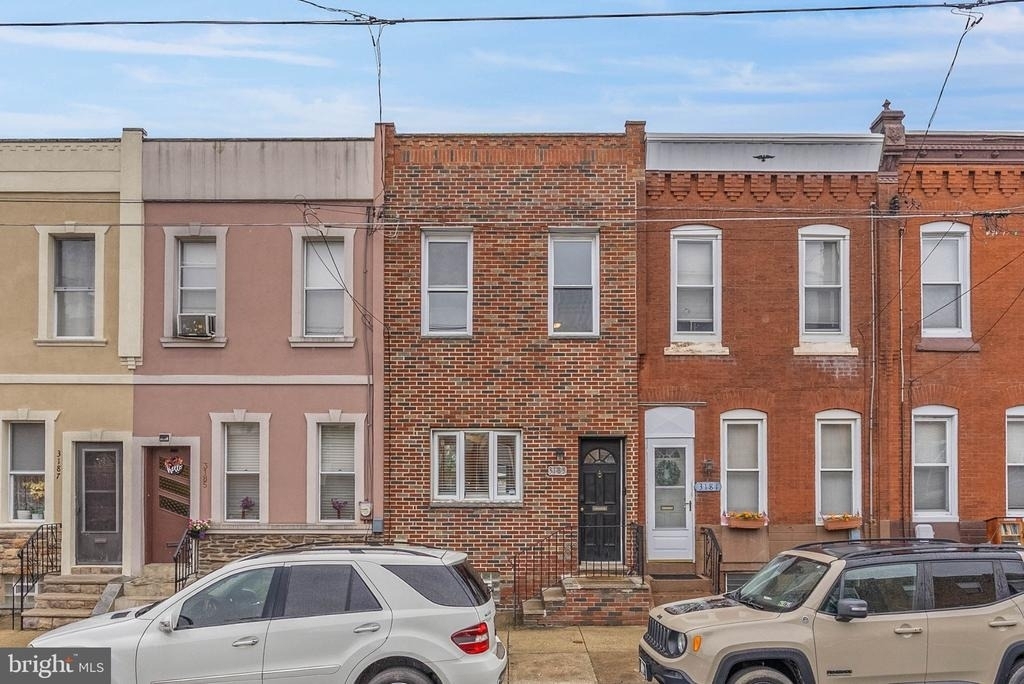 3183 E Thompson Street - Photo 0