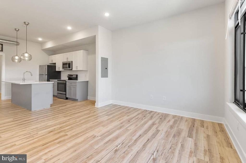 2440 Kensington Avenue - Photo 4