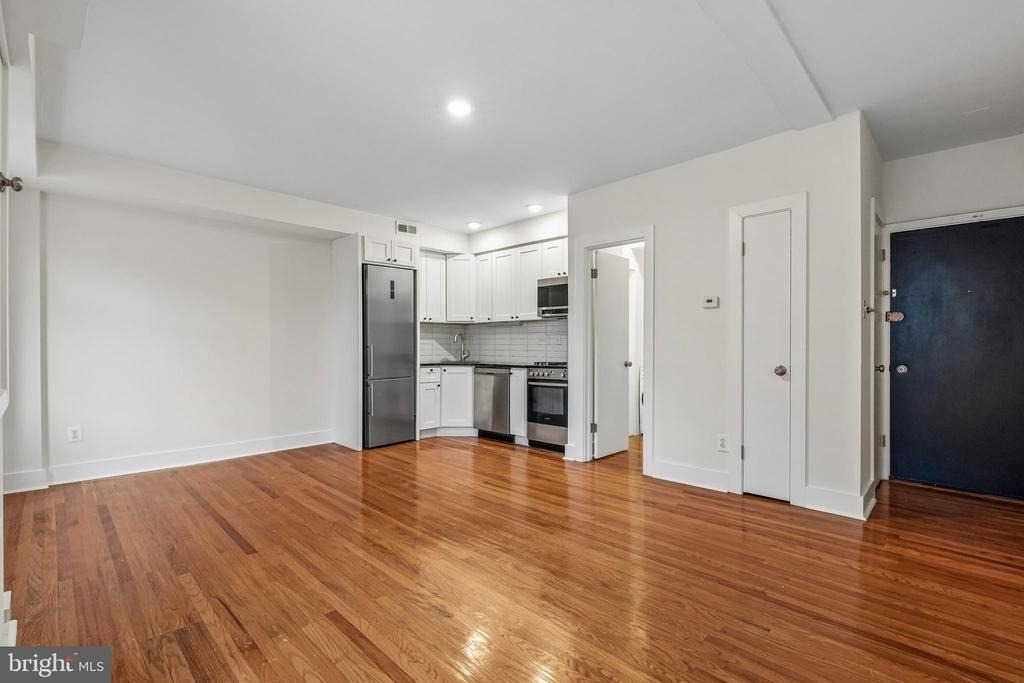 319 S 10th Street - Photo 0