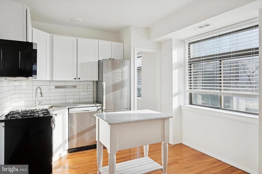 319 S 10th Street - Photo 0