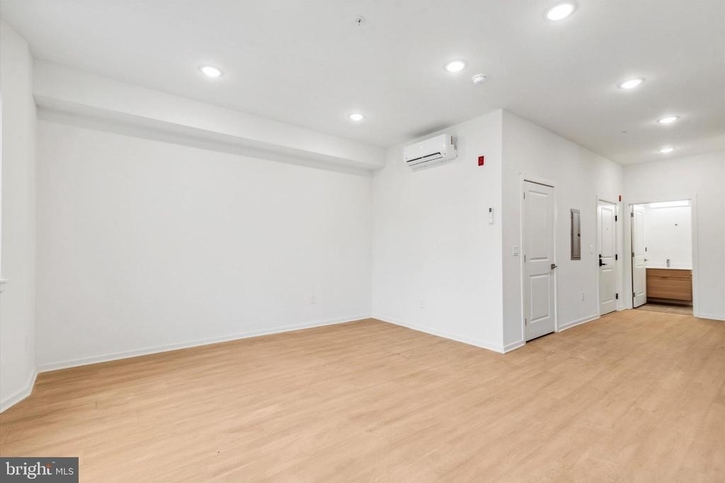 245 N 12th Street - Photo 9