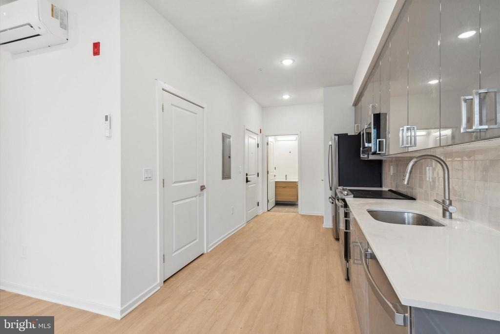 245 N 12th Street - Photo 5
