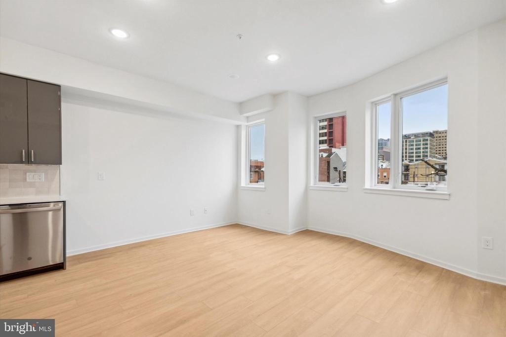 245 N 12th Street - Photo 7