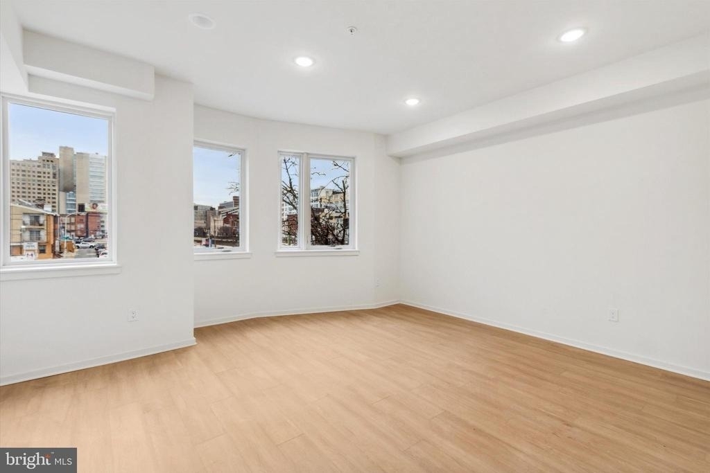 245 N 12th Street - Photo 6