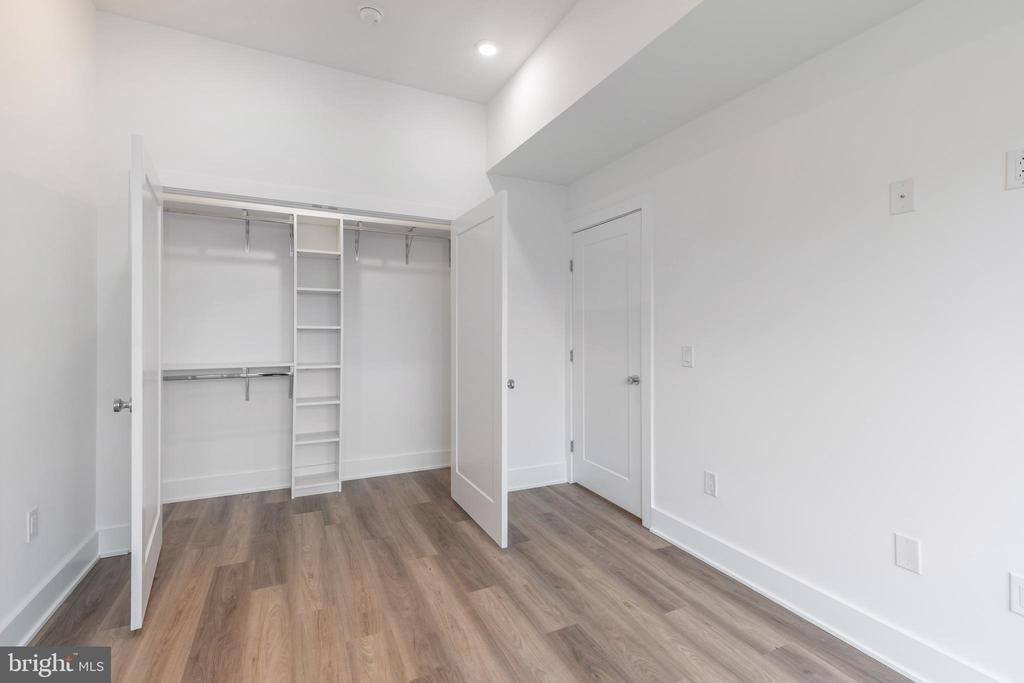 5545 Pulaski Avenue - Photo 13
