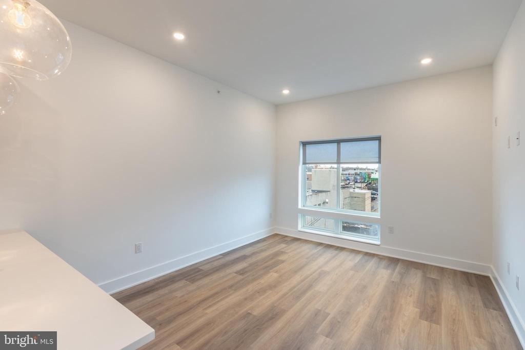 5545 Pulaski Avenue - Photo 9