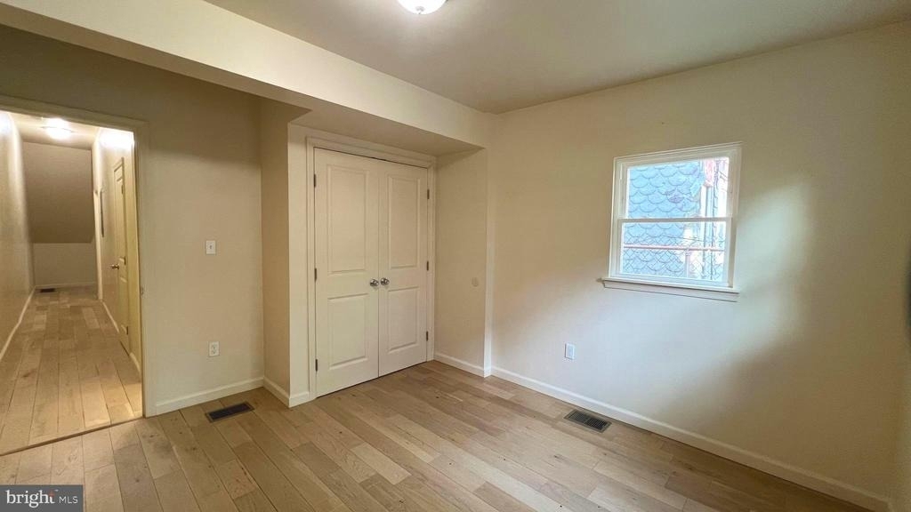 1219 W Silver Street - Photo 8